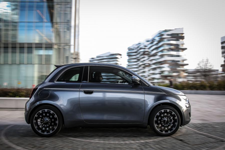  Fiat 500 la Prima - Italia Cabrio 2020 года  (фото 2 из 42)